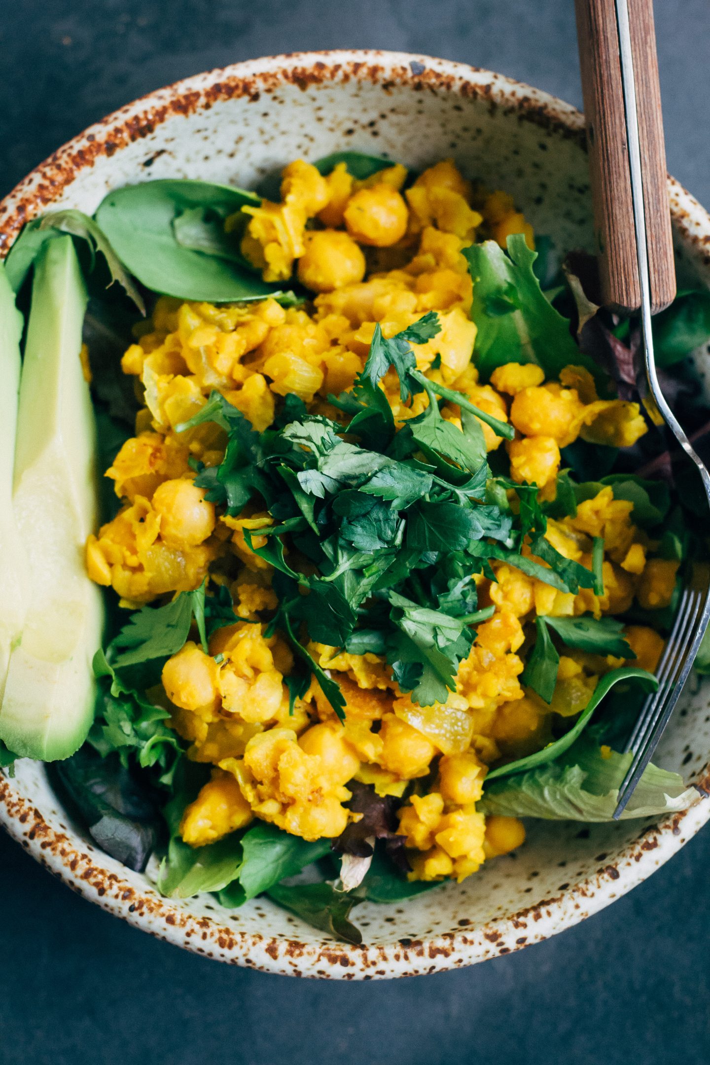 Chickpea Scramble Breakfast Bowl and 17 More Protein Packed Vegan Breakfast Ideas that are perfect for busy mornings and on the go. It's easy to eat clean and achieve your weight loss and fitness goals with these delicious recipes for your busy morning. From smoothies, tofu scrambles to overnight oats, you're sure to find something you love. #vegan #protein