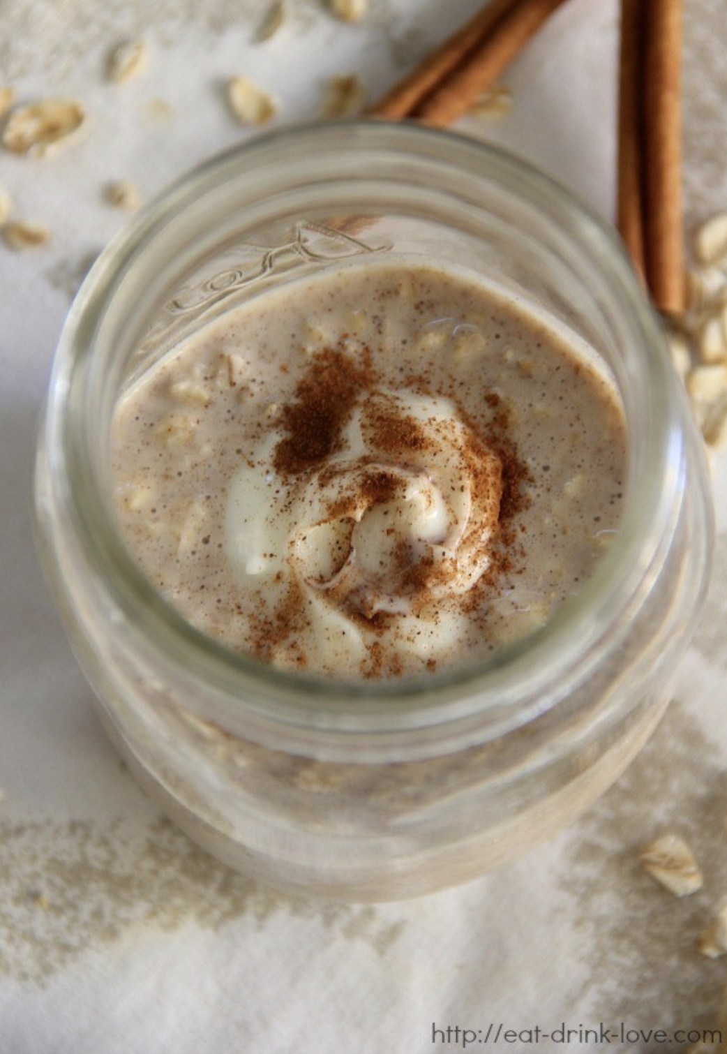 Overnight oats are amazingly simple to make and so healthy. Check out these quick and easy overnight oat recipe ideas for breakfast on the go for those busy mornings. #overnight #oats #overnightoats #breakfast