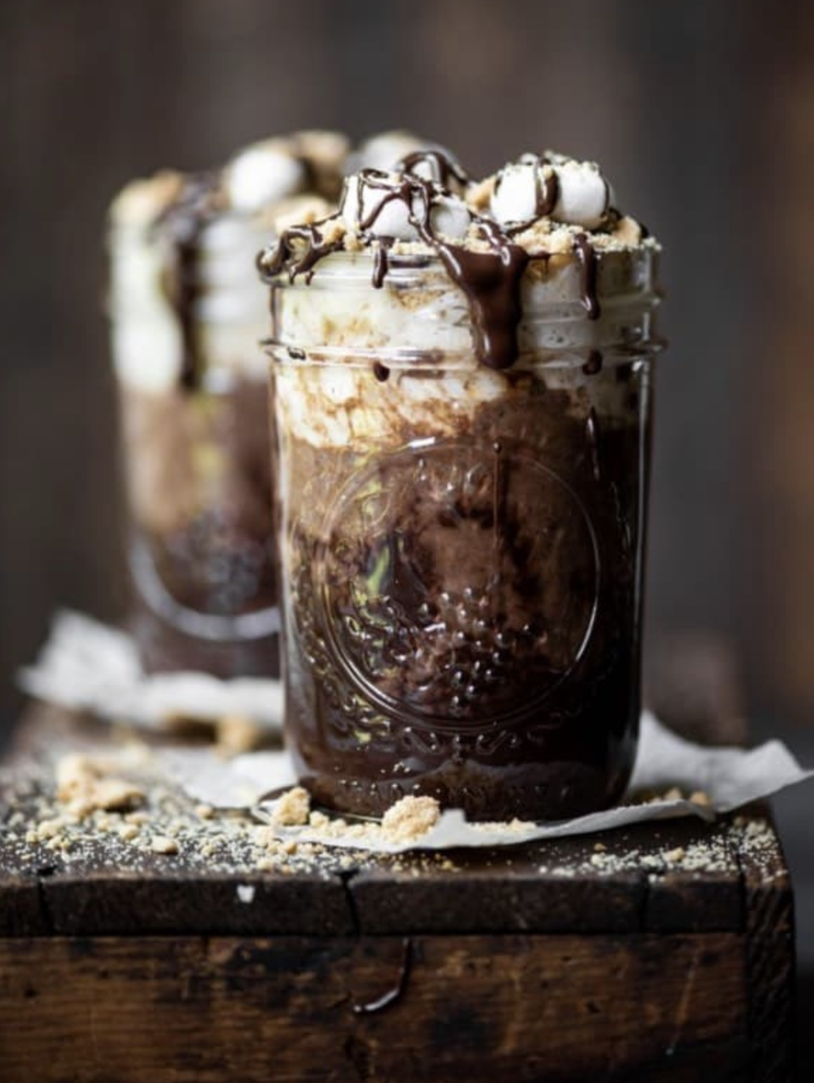 Overnight oats are amazingly simple to make and so healthy. Check out these quick and easy overnight oat recipe ideas for breakfast on the go for those busy mornings. #overnight #oats #overnightoats #breakfast