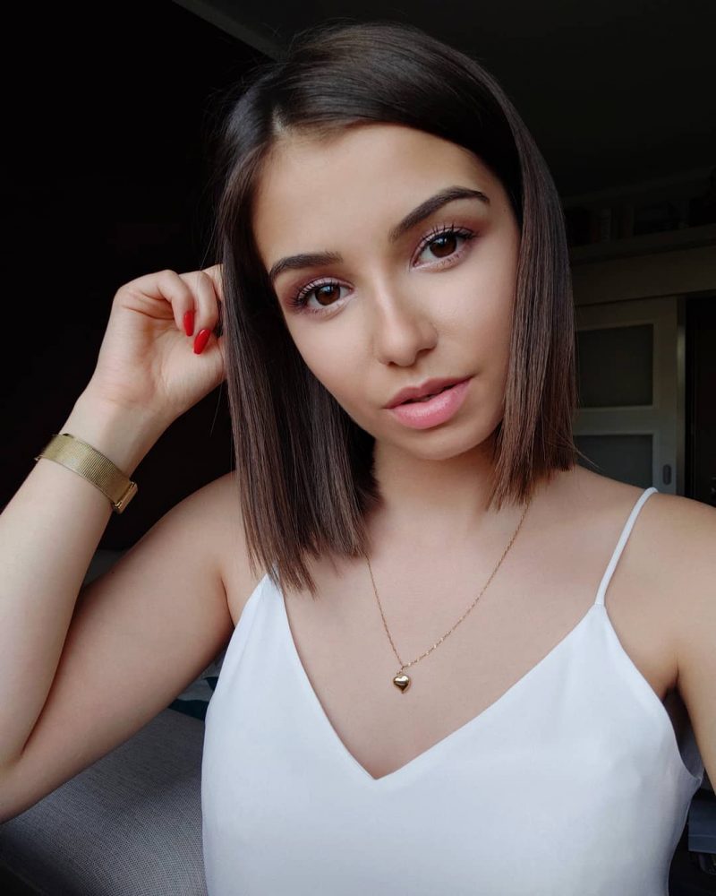 Finding the PERFECT hairstyle for the new year can be STRESSFUL, but it doesn't have to be! Whether you want long hair, short, with or without bangs, I have rounded up the BEST hair cuts to try out in 2020