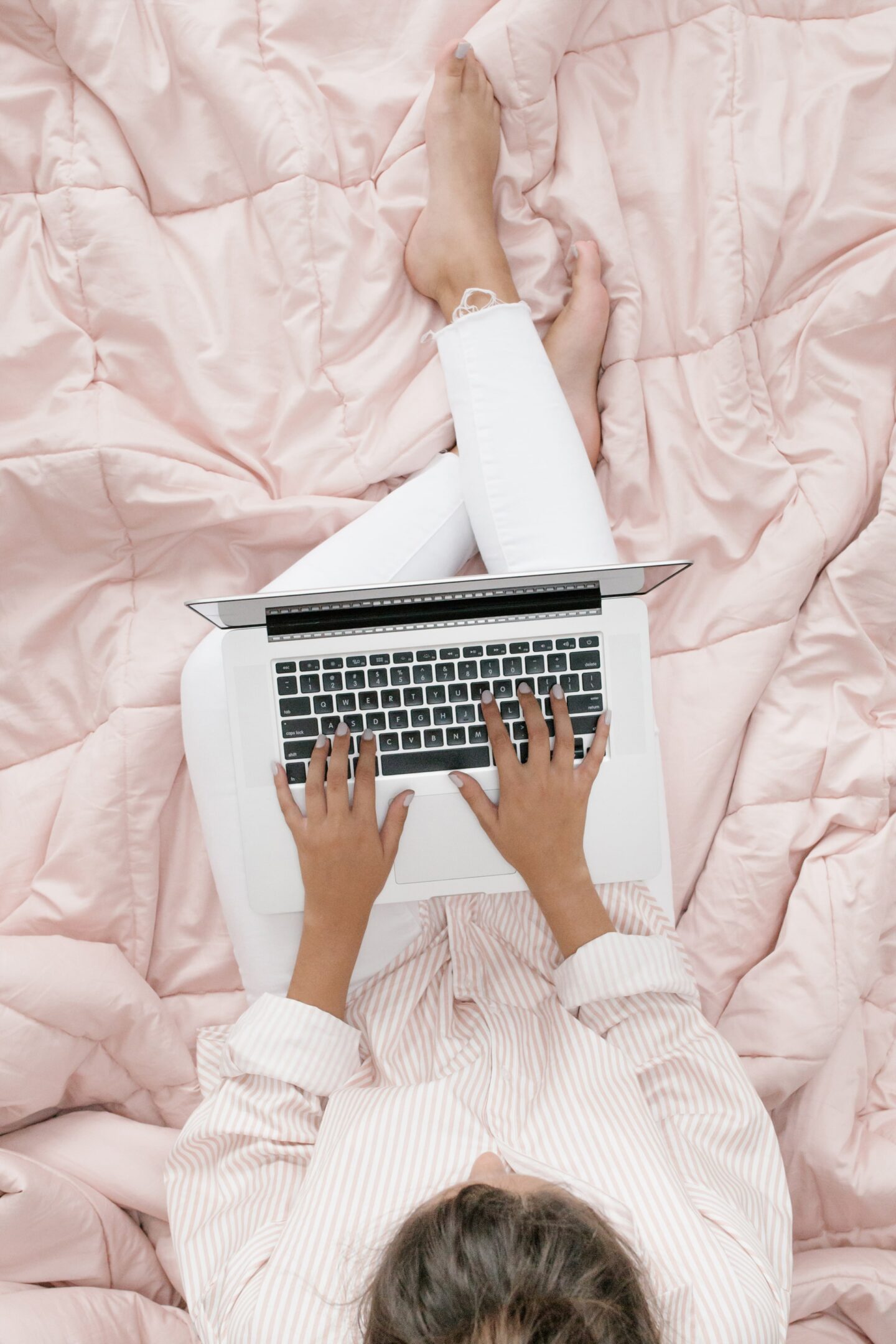 Want to work from home like a pro and stay on top of your productivity? Not maximizing productivity is often an issue for those working from home. So here's a list of easy work from home hacks. #workfromhometips #productivitytips #workingfromhome #stayproductiveathome #productivityhacks #wahmtips #wahm