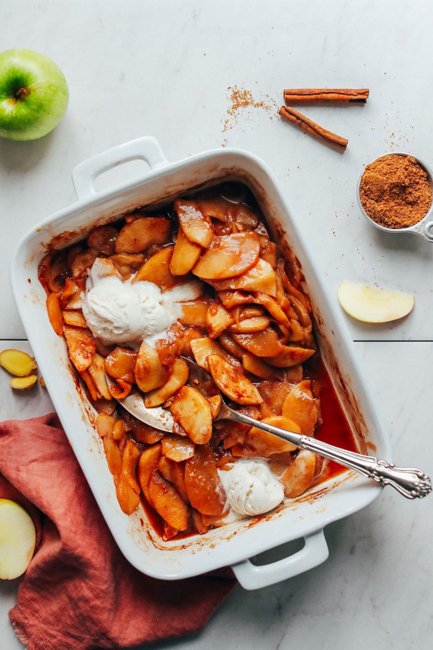 Delicious apple desserts to try this fall. The yummy and decadent desserts are perfect for Thanksgiving or Friendsgiving get-together #FallDesserts #Desserts #AppleDesserts