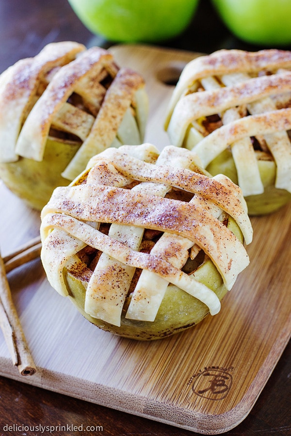 Delicious apple desserts to try this fall. The yummy and decadent desserts are perfect for Thanksgiving or Friendsgiving get-together #FallDesserts #Desserts #AppleDesserts