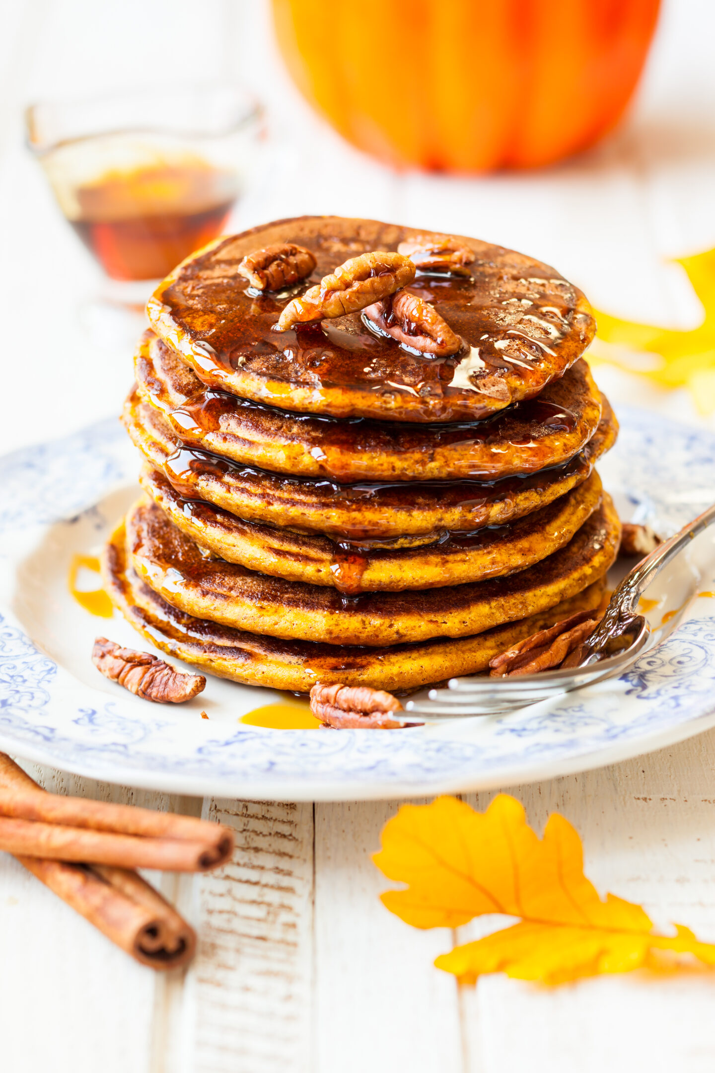 Delicious pumpkin recipes to try this Fall! Over 50 amazing Autumn-inspired recipes from pumpkin muffins to ravioli and everything in between. Whether you are looking for a pumpkin breakfast recipe or dessert, or perhaps a main dish, these are all SO DELICIOUS #pumpkinrecipes