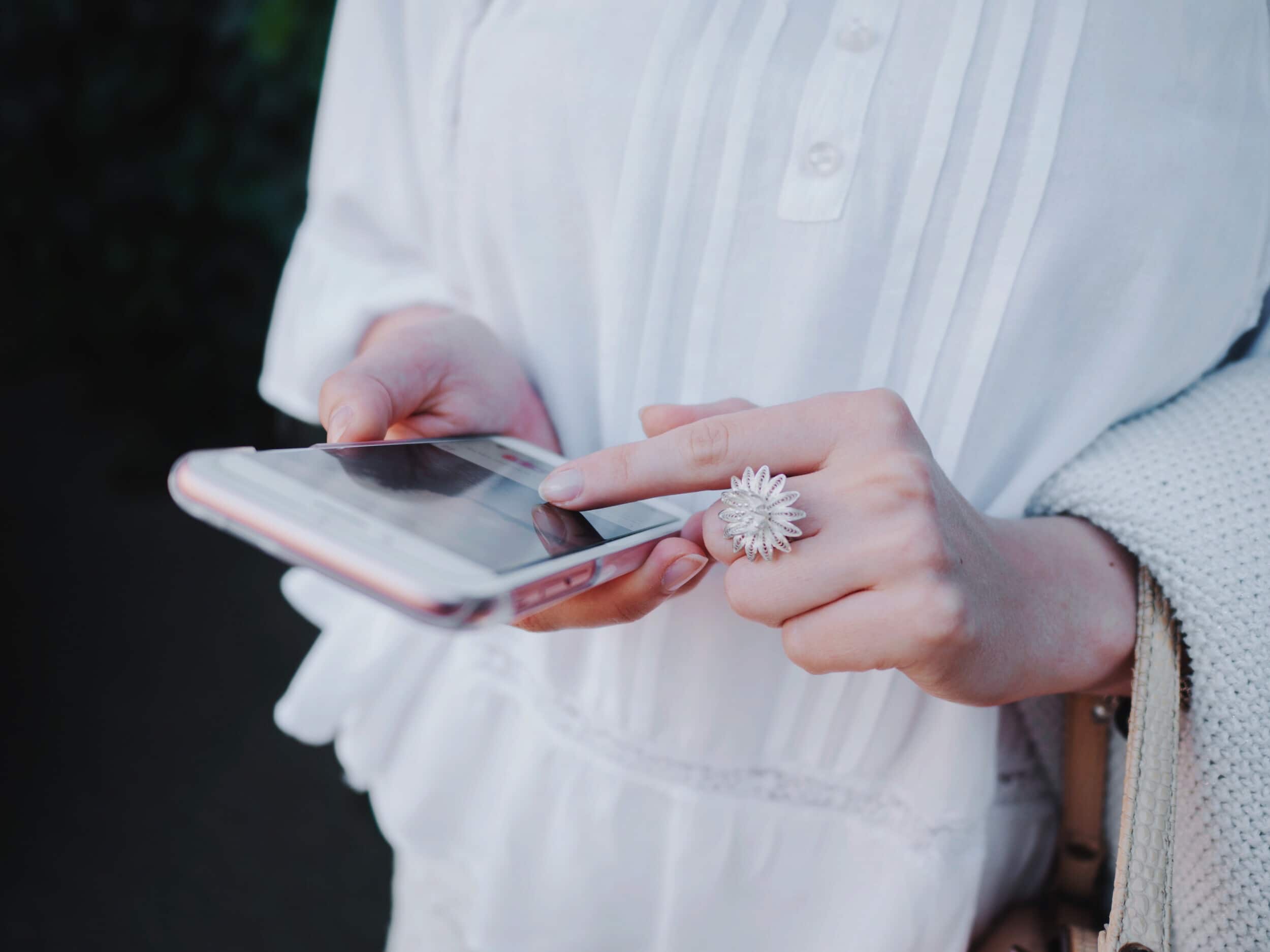 What To Do When Your Boyfriend Breaks Up With You Over Text TheFab20s